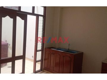 VENDO CASA  02 PISOS AT 160M2  AC 236M2 OPORTUNIDAD  SMP