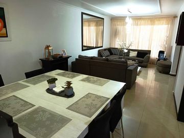 SE VENDE HERMOSA CASA 3 NIVELES, UNIDAD CIUDADELA DEL RIO, BARRIO MELENDEZ