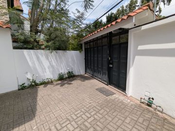 CASA DE VENTA 4 DORMITORIOS TUMBACO SECTOR SANTA ROSA