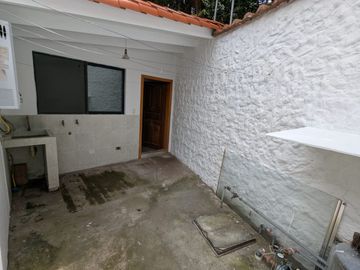 CASA DE VENTA 4 DORMITORIOS TUMBACO SECTOR SANTA ROSA