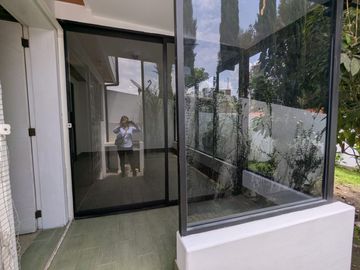 CASA DE VENTA 4 DORMITORIOS TUMBACO SECTOR SANTA ROSA