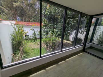 CASA DE VENTA 4 DORMITORIOS TUMBACO SECTOR SANTA ROSA