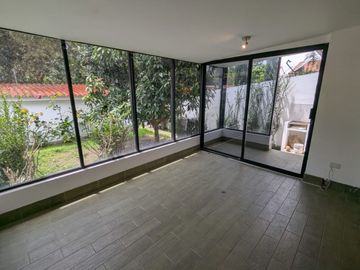 CASA DE VENTA 4 DORMITORIOS TUMBACO SECTOR SANTA ROSA
