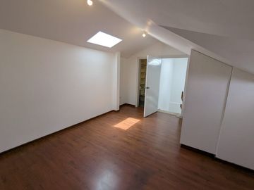 CASA DE VENTA 4 DORMITORIOS TUMBACO SECTOR SANTA ROSA