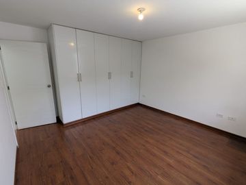 CASA DE VENTA 4 DORMITORIOS TUMBACO SECTOR SANTA ROSA