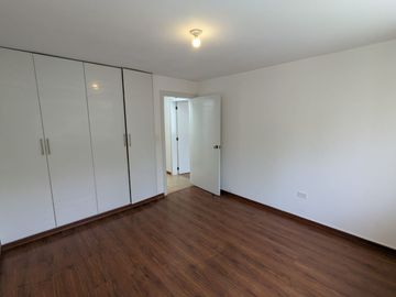 CASA DE VENTA 4 DORMITORIOS TUMBACO SECTOR SANTA ROSA