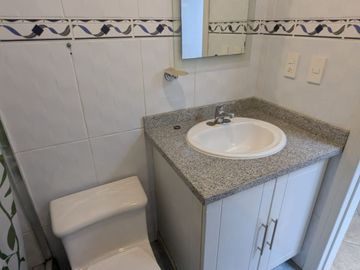 CASA DE VENTA 4 DORMITORIOS TUMBACO SECTOR SANTA ROSA