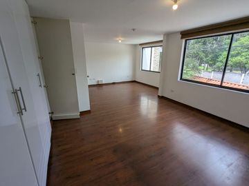 CASA DE VENTA 4 DORMITORIOS TUMBACO SECTOR SANTA ROSA