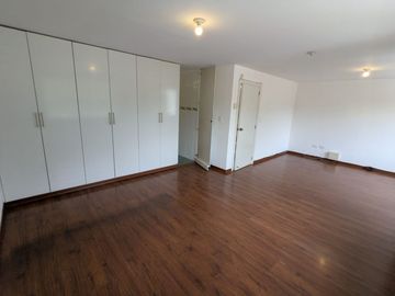 CASA DE VENTA 4 DORMITORIOS TUMBACO SECTOR SANTA ROSA