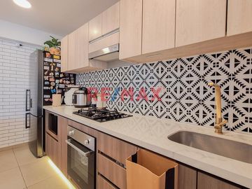 Venta De Elegante Departamento Remodelado Con Diseño Moderno Y Acabados De Alta Calidad En San Miguel