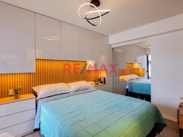 Venta De Elegante Departamento Remodelado Con Diseño Moderno Y Acabados De Alta Calidad En San Miguel