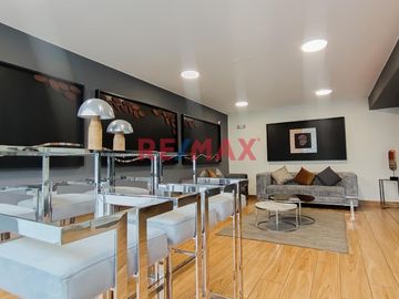 Venta De Elegante Departamento Remodelado Con Diseño Moderno Y Acabados De Alta Calidad En San Miguel