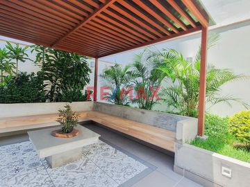 Venta De Elegante Departamento Remodelado Con Diseño Moderno Y Acabados De Alta Calidad En San Miguel