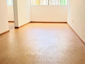 SE ALQUILA DEPARTAMENTO DE ESTRENO EN COMAS