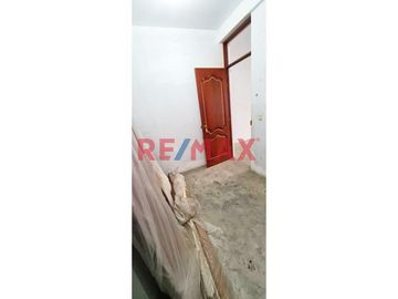 Alquiler Local Comercial En San Martin De Porres De 160M2