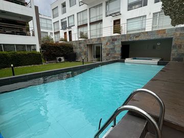 Departamento de venta Cumbaya.  3 dormitorios, terrazas, estar, vista. PISCINA