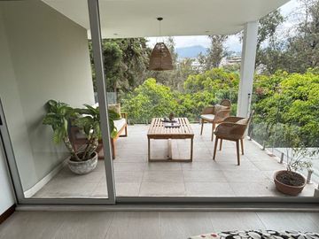Departamento de venta Cumbaya.  3 dormitorios, terrazas, estar, vista. PISCINA