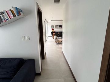 Departamento de venta Cumbaya.  3 dormitorios, terrazas, estar, vista. PISCINA