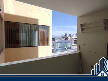 ALQUILO  Moderno departamento en cuarto piso ubicado en la mejor zona de Umacollo