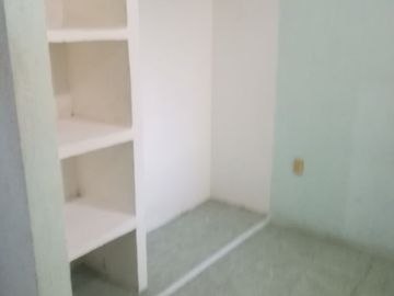 Casa de 3 recámaras (una en planta baja) en Col. Miguel Ángel de Quevedo. Cerca de Av. Cuauhtémoc