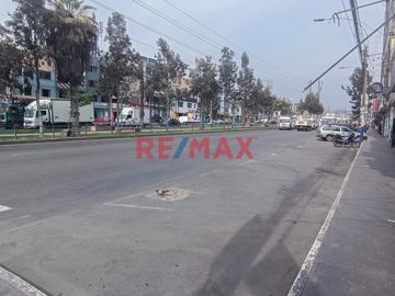 En Venta Casa Comercial Como Terreno Comercial En Plena Avenida Peru