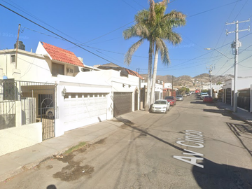 GRAN OPORTUNIDAD DE INVERSION - CASA ADJUDICADA - Av Cinco 29, Hermosillo, Son.
