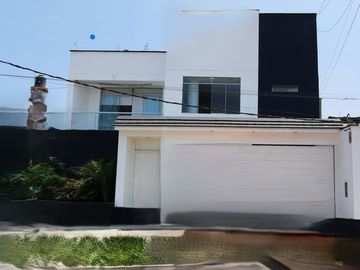 🏡☀¡Gran oportunidad! Vive o invierte en una casa de playa en Punta Hermosa