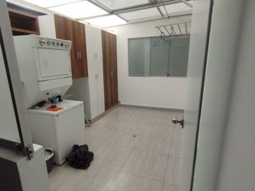 VENDO AMPLIO DPTO.  CHACARILLA - SAN BORJA FRENTE A PQ. VENECIA- REMODELADO CON FINOS Y LUJOSOS ACÁBADOS - 1ER. PISO