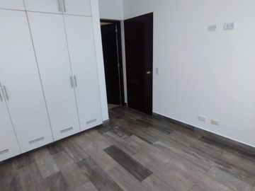 VENDO AMPLIO DPTO.  CHACARILLA - SAN BORJA FRENTE A PQ. VENECIA- REMODELADO CON FINOS Y LUJOSOS ACÁBADOS - 1ER. PISO