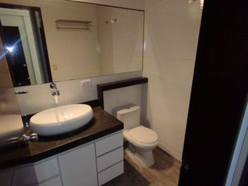 VENDO AMPLIO DPTO.  CHACARILLA - SAN BORJA FRENTE A PQ. VENECIA- REMODELADO CON FINOS Y LUJOSOS ACÁBADOS - 1ER. PISO