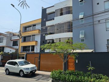VENDO DEPARTAMENTO EN SURCO DUPLEX (4TO PISO)