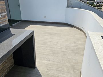 VENDO DEPARTAMENTO EN SURCO DUPLEX (4TO PISO)