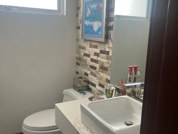 CASA EN VENTA 3 DORMITORIOS CONJUNTO PRIVADO EN TUMBACO