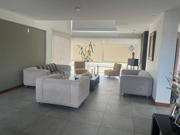 CASA EN VENTA 3 DORMITORIOS CONJUNTO PRIVADO EN TUMBACO