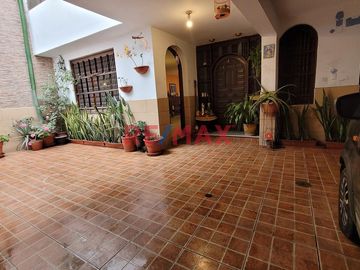 Casa En Venta Santa Ines / Piso 1 + Azotea Del Piso 2