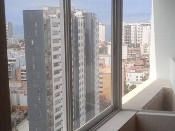 VENDO LINDO DPTO. DE ESTRENO EN PISO 18 CON EXCELENTE VISTA PANORAMICA AL MAR EN MAGDALENA Y CERCA AVENIDA PRINCIPALES