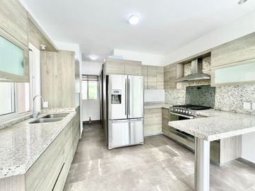 Casa en Venta en Colinas del Valle.