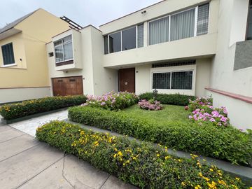 VENTA CASA EN MANUEL AUGUSTO OLAECHEA – EL ROSEDAL – MIRAFLORES