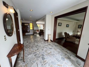 VENTA CASA EN MANUEL AUGUSTO OLAECHEA – EL ROSEDAL – MIRAFLORES