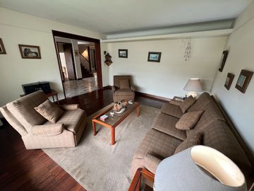 VENTA CASA EN MANUEL AUGUSTO OLAECHEA – EL ROSEDAL – MIRAFLORES