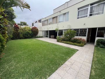 VENTA CASA EN MANUEL AUGUSTO OLAECHEA – EL ROSEDAL – MIRAFLORES