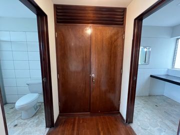 VENTA CASA EN MANUEL AUGUSTO OLAECHEA – EL ROSEDAL – MIRAFLORES
