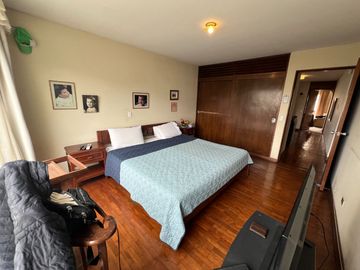 VENTA CASA EN MANUEL AUGUSTO OLAECHEA – EL ROSEDAL – MIRAFLORES