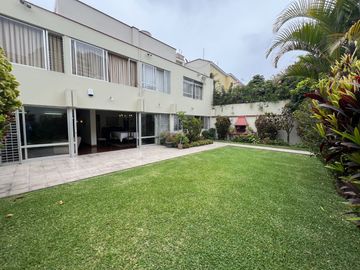 VENTA CASA EN MANUEL AUGUSTO OLAECHEA – EL ROSEDAL – MIRAFLORES