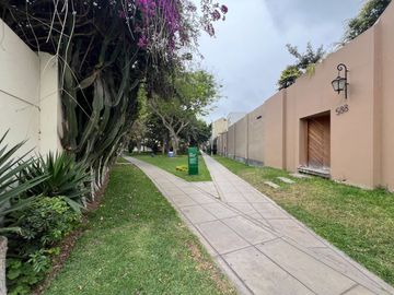 VENTA CASA EN MANUEL AUGUSTO OLAECHEA – EL ROSEDAL – MIRAFLORES