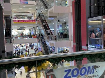 VENDO TIENDA COMERCIAL EN GAMARRA MALL GAMA MODA