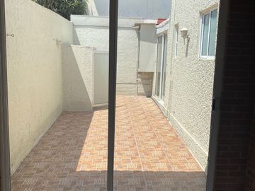 LINDA CASA EN CIRCUITO CRONISTAS PARA FAMILIA PEQUEÑA