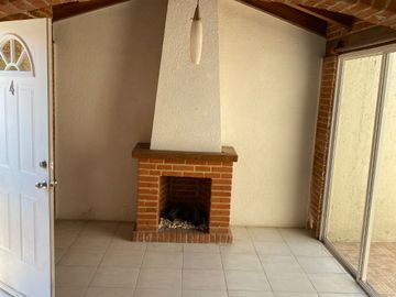 LINDA CASA EN CIRCUITO CRONISTAS PARA FAMILIA PEQUEÑA