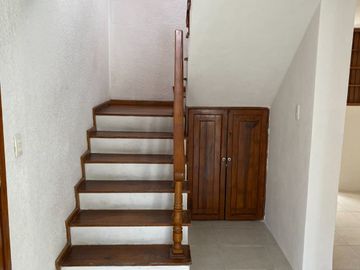 LINDA CASA EN CIRCUITO CRONISTAS PARA FAMILIA PEQUEÑA