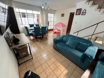 VENTA DE DEPARTAMENTO DUPLEX EN LINCE EN SEGUNDO PISO - VISTA INTERNA